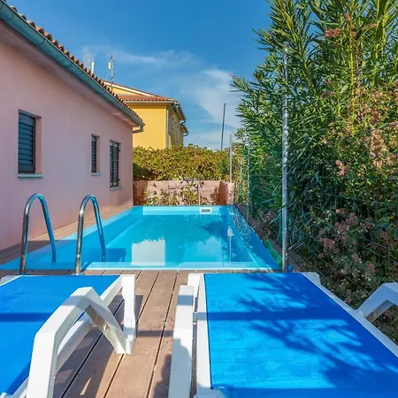 Holiday House With A Swimming Pool Fazana - 11396 *