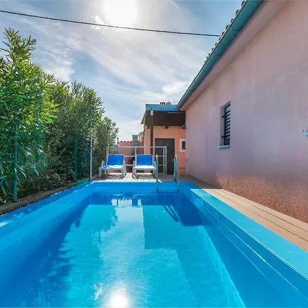 House With A Swimming Pool - 11396 Feriehus Fažana